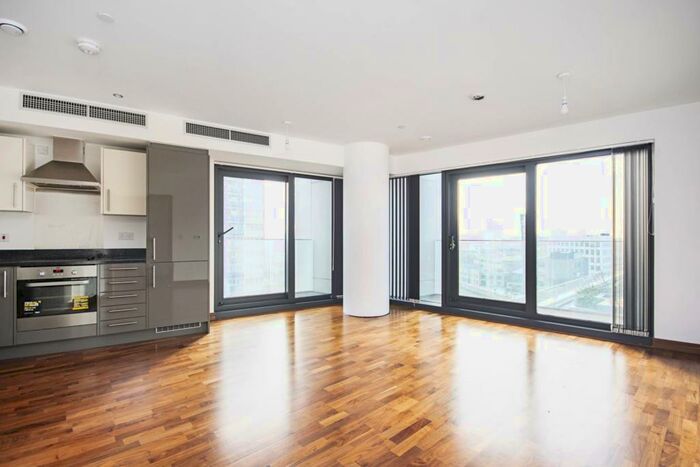 2 Bedroom Flat To Rent In River Heights, Stratford, London, E15