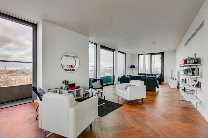 3 Bedroom Flat To Rent In Ambassador Building, New Union Square, SW11