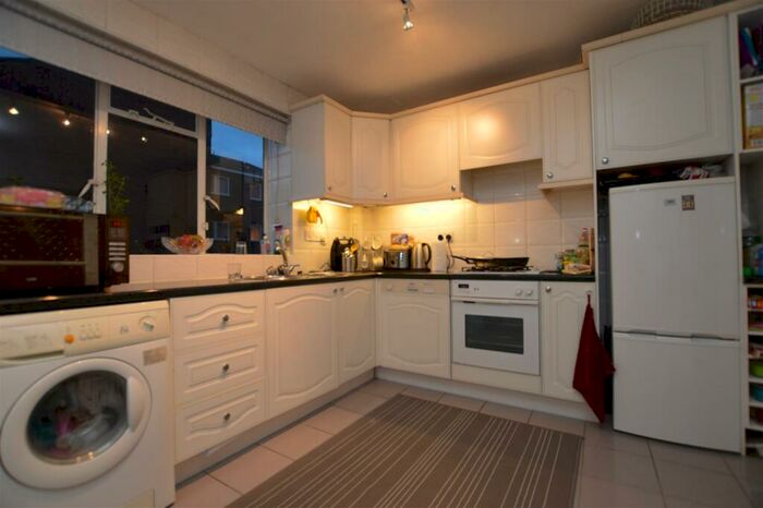 1 Bedroom Apartment To Rent In Timberdene, Holders Hill Road, Hendon, NW4