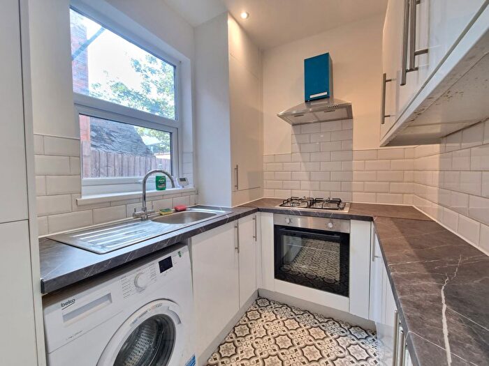 3 Bedroom Terraced House To Rent In Jarrom Street, Leicester, LE2