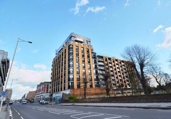 1 Bedroom Apartment To Rent In New Built Bedroom Flat With Balcony - Free High Speed Wifi, IG1