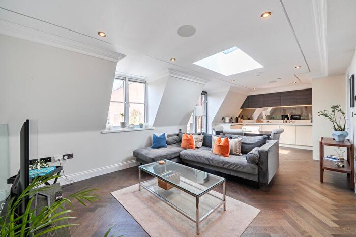 2 Bedroom Flat To Rent In Swan Lane, Winchester, SO23