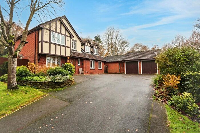 5 Bedroom Detached House For Sale In Foxcombe Close, Swanmore, SO32