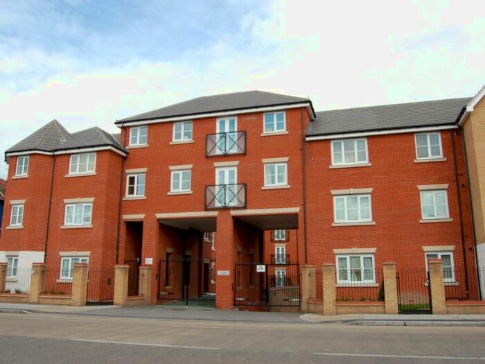 1 Bedroom Flat To Rent In Fencepiece Road, Ilford, IG6