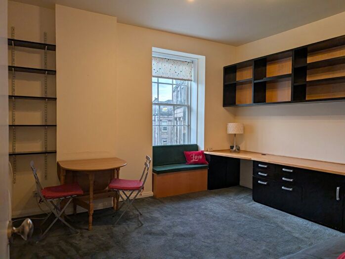 1 Bedroom Flat To Rent In Leith Street, Edinburgh, Midlothian, EH1