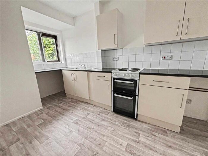 2 Bedroom Apartment For Sale In Padbury House, Bromham Road, Bedford, MK40