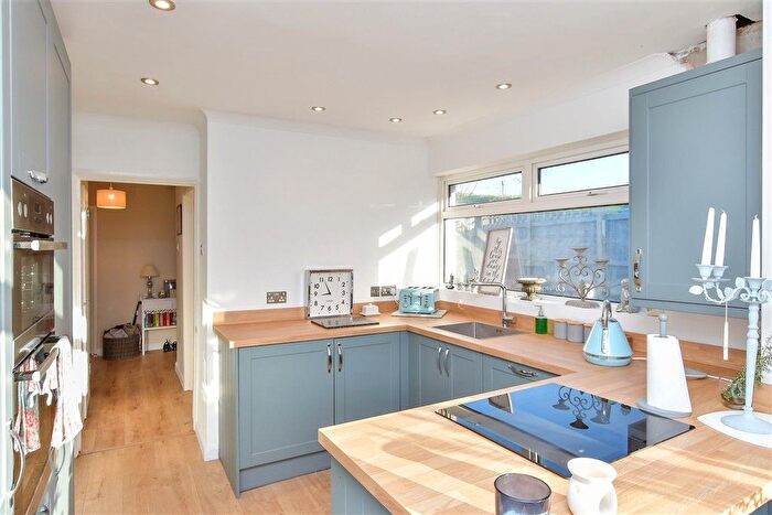2 Bedroom Semi-Detached Bungalow For Sale In Farm Hill, Woodingdean, Brighton, East Sussex, BN2