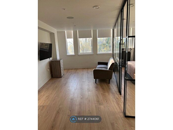 Studio To Rent In Capella Court, Purley, CR8