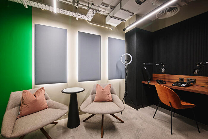 2 Bedroom Flat To Rent In Gough Street, Birmingham, B1