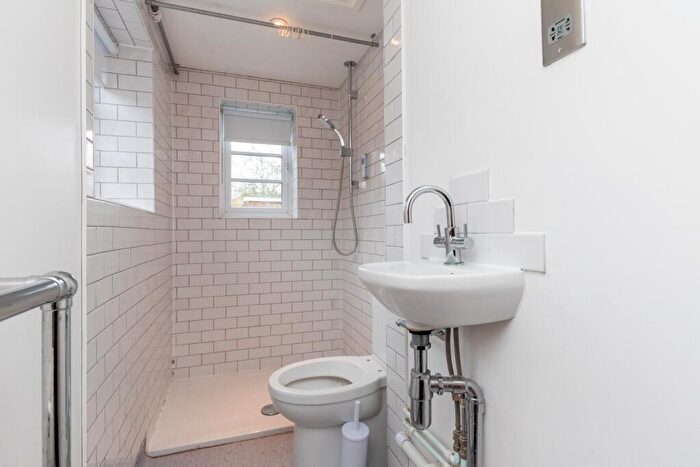3 Bedroom Semi-Detached House For Sale In Welwyn, Hertfordshire, AL6