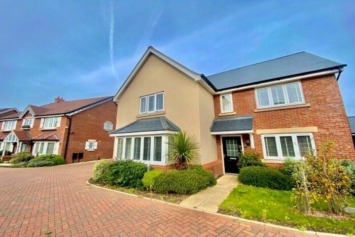 5 Bedroom Property To Rent In St. James Way, Bedford, MK40