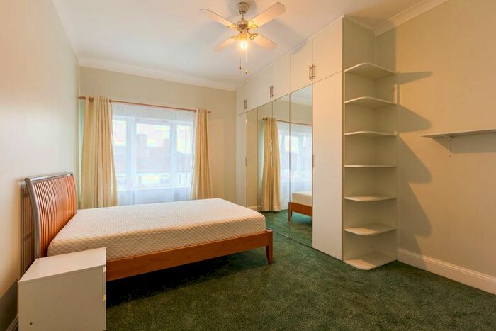 1 Bedroom Flat To Rent In Rotherhithe Street, Rotherhithe, London, SE16