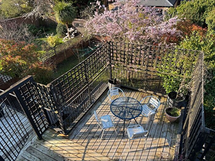 1 Bedroom Flat To Rent In Acacia Road, London, W3