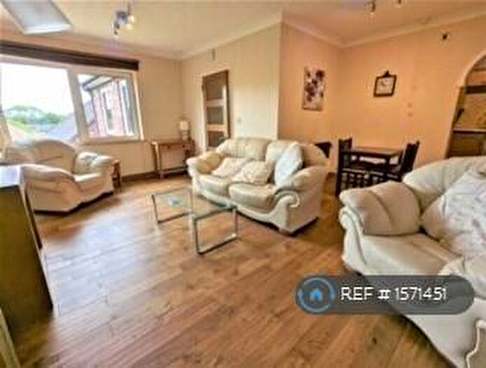 2 Bedroom Flat To Rent In Tudor Court, Sutton Coldfield, B72