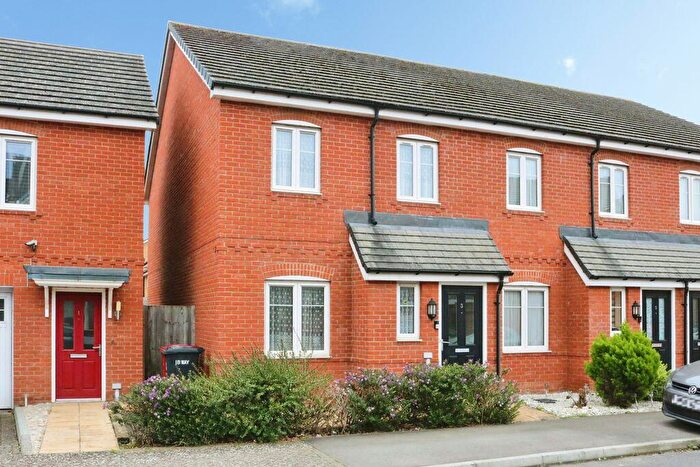 3 Bedroom Terraced House For Sale In Boxall Way, Langley, SL3