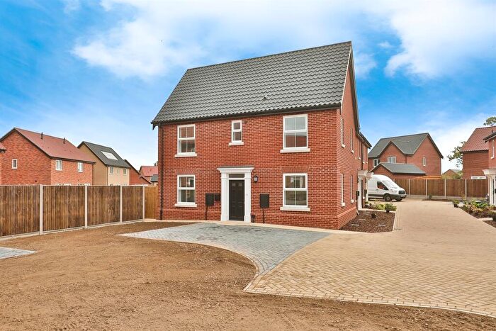 3 Bedroom End Of Terrace House For Sale In Greenwood Road, Rackheath, Norwich, NR13