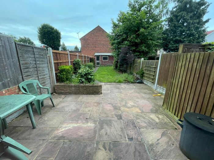 3 Bedroom Terraced House To Rent In Willow Street, Romford, RM7