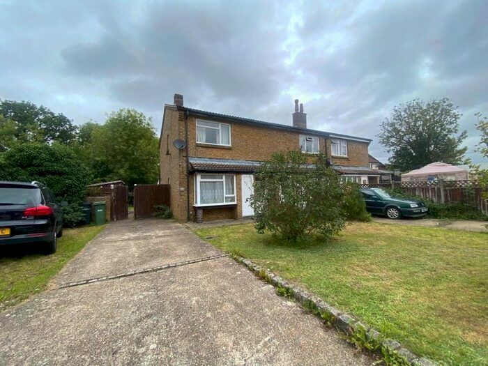 2 Bedroom Terraced House To Rent In Denton Close, Redhill, Surrey, RH1