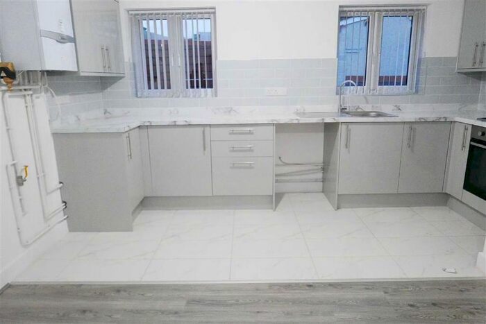 2 Bedroom Flat To Rent In Walstead Road, Walsall, WS5