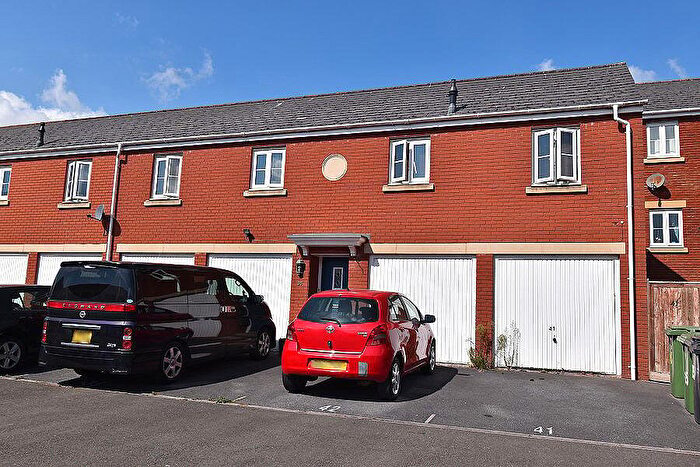 2 Bedroom Coach House For Sale In Culm Grove, Kings Heath, Exeter, EX2