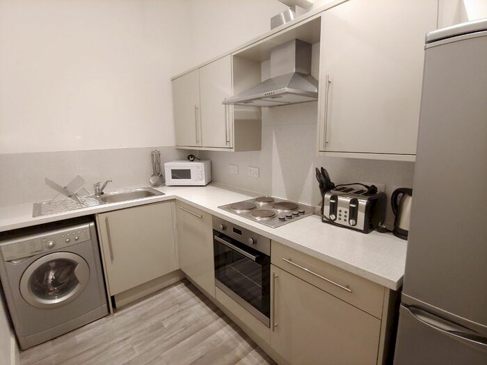 3 Bedroom Flat To Rent In Lothian Road, Tollcross, Edinburgh, EH3