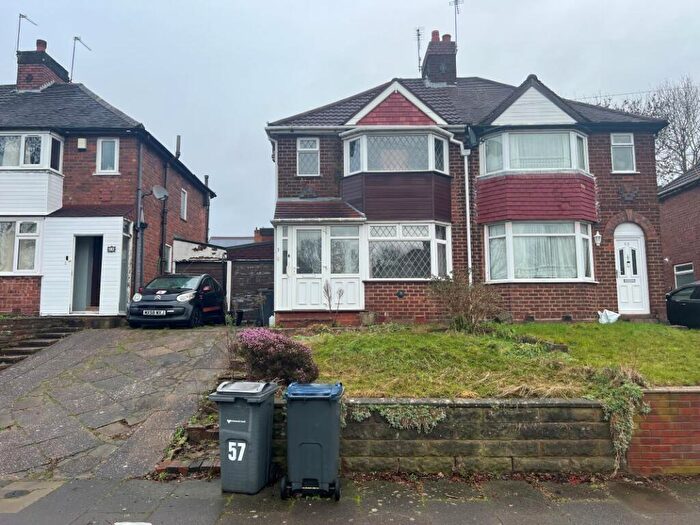 3 Bedroom Semi Detached House For Sale In Dyas Avenue, Great Barr, Birmingham, B42