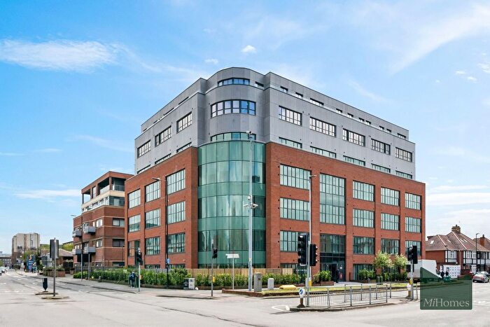 2 Bedroom Flat To Rent In Bath Road, Chesterfield House, SL1