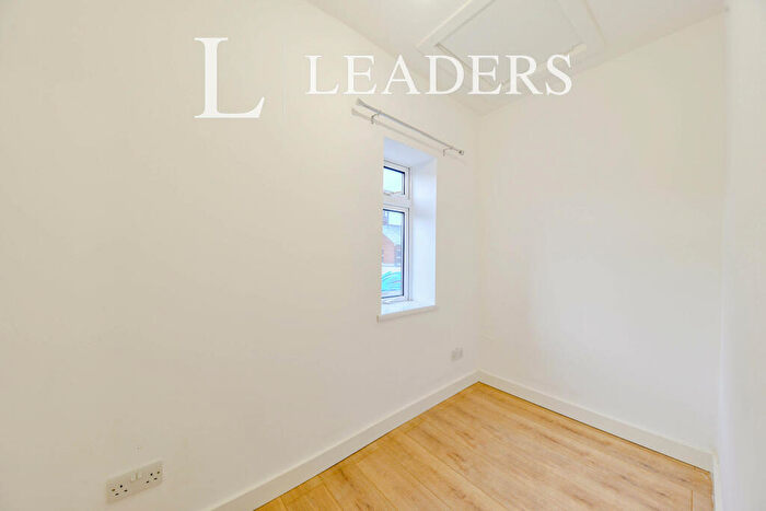 2 Bedroom End Of Terrace House To Rent In Sandfield Road, AL1