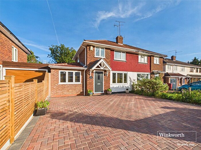 3 Bedroom Semi Detached House For Sale In Haywood Way, Reading, Berkshire, RG30