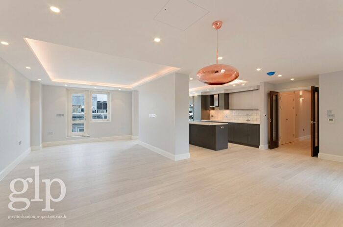 3 Bedroom Flat To Rent In Bird Street, Marylebone, W1U