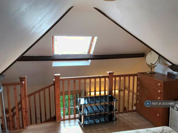 1 Bedroom Bungalow To Rent In The Street, Mortimer Common, Reading, RG7