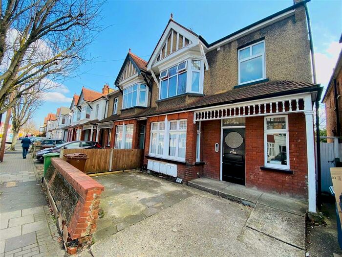 1 Bedroom Apartment To Rent In Hindes Road, Harrow, Middlesex, HA1