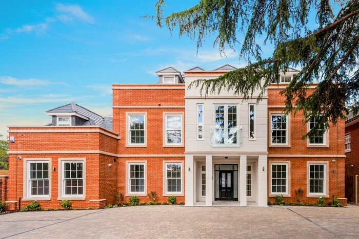 2 Bedroom Flat To Rent In Flat, Ivy Court, Fairmile Lane, Cobham, KT11