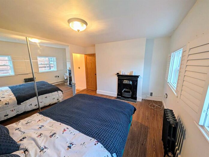 3 Bedroom Terraced House For Sale In Barnby Gate Newark, NG24