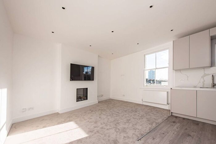 2 Bedroom Flat For Sale In Savernake Road, Hampstead, London, NW3