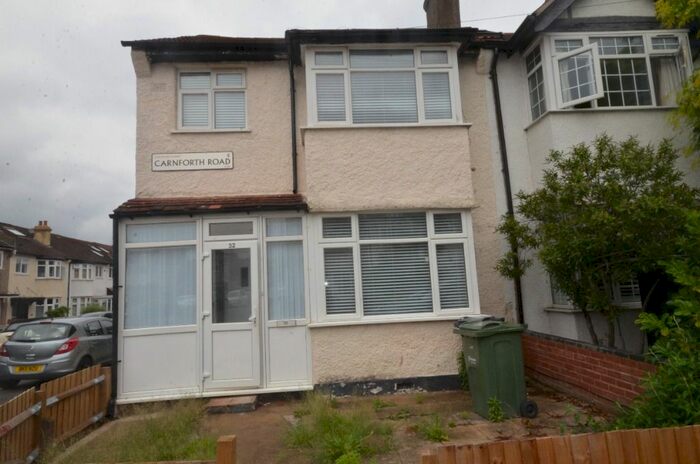 3 Bedroom Flat To Rent In Carnforth Road, Streatham, London, SW16
