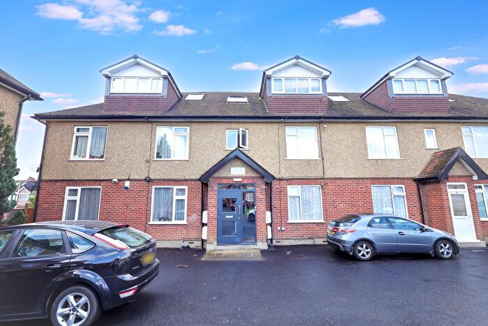2 Bedroom Flat For Sale In Braund Avenue, Greenford, UB6