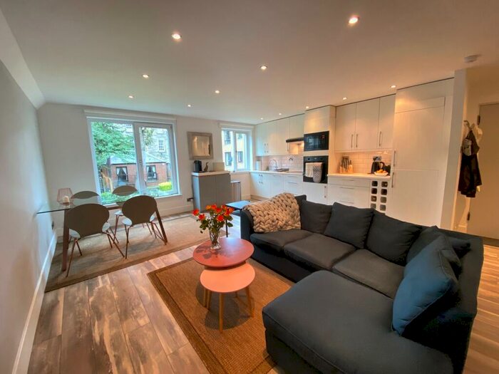 2 Bedroom Flat To Rent In Lochrin Place, Tollcross, Edinburgh, EH3