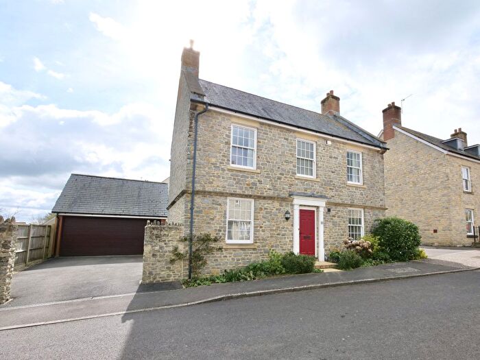 4 Bedroom Detached House For Sale In Bakers Field, Stalbridge, DT10