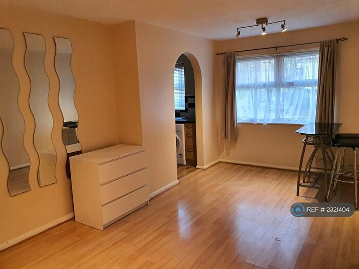2 Bedroom Flat To Rent In Cuthberga Close, Barking, IG11