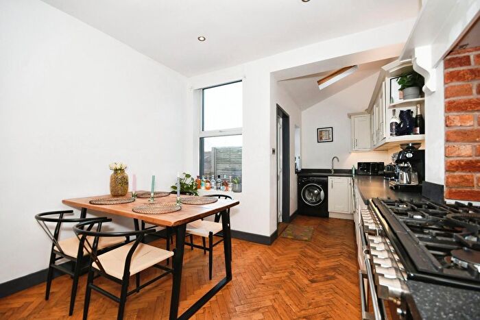 3 Bedroom End Of Terrace House For Sale In Bradley Street, Crookes, Sheffield, S10