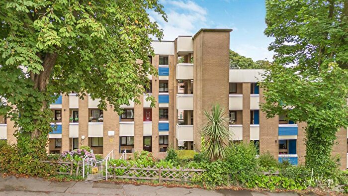 2 Bedroom Retirement Property For Sale In Runnymede, Sketty, Swansea, SA2