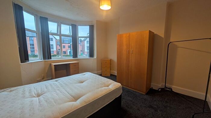 5 Bedroom Semi-detached House To Rent In Lenton Boulevard, Nottingham, NG7