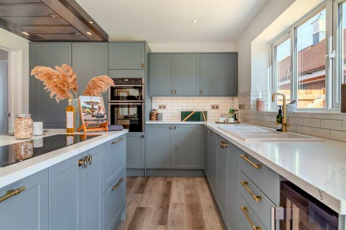 2 Bedroom Detached Bungalow For Sale In Bure Gardens, Coltishall, Norwich, NR12