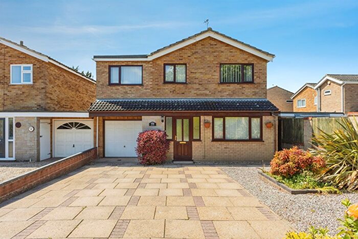 4 Bedroom Semi-Detached House For Sale In Reepham Road, Norwich, NR6