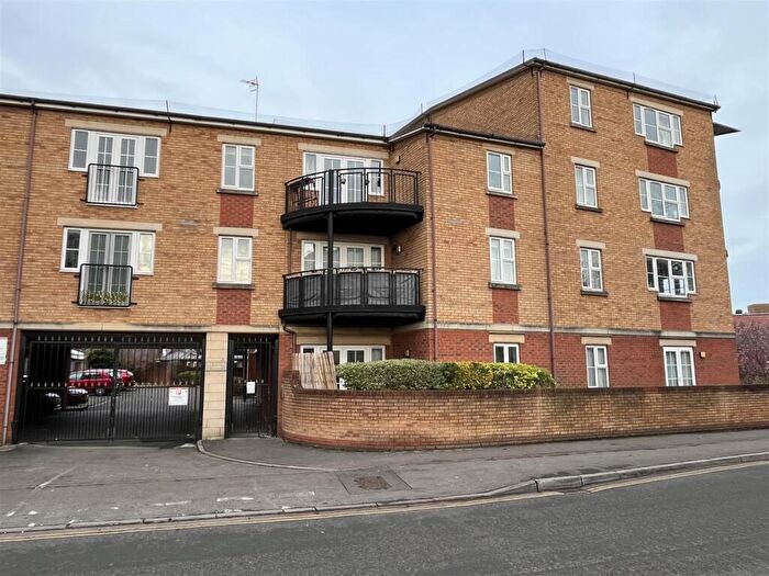 2 Bedroom Flat To Rent In Prewett Street, Bristol, BS1