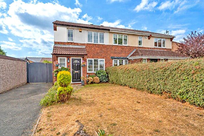 3 Bedroom Semi-Detached House For Sale In Beechpine Close, Hednesford, Cannock, WS12