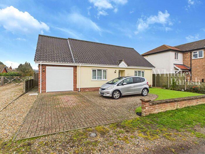 3 Bedroom Bungalow For Sale In Tottington Lane, Roydon, Diss, IP22