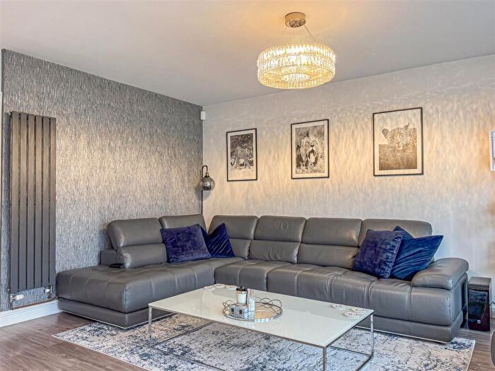 4 Bedroom Detached House For Sale In Cheapside East, Rayleigh, SS6