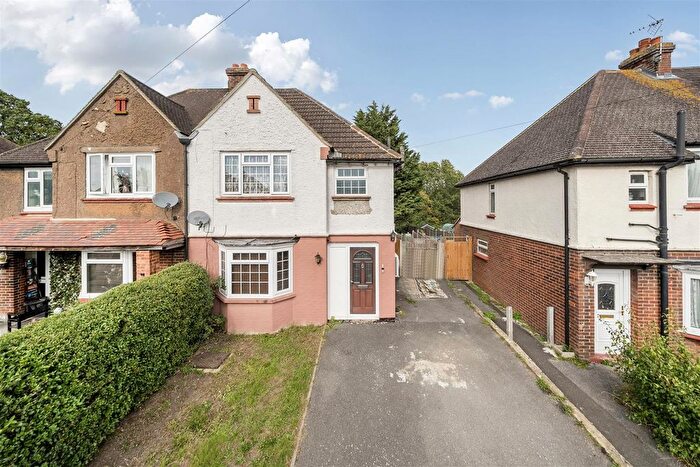 3 Bedroom Semi-detached House For Sale In South Park Road, Maidstone, ME15